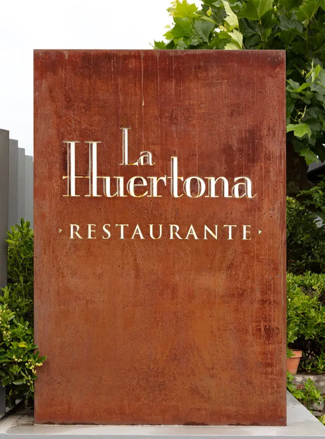 La Huertona, Ribadesella: dos Soles Repsol y brasa de encina