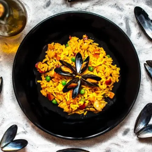 La Marina de Tapia: Marisquería y Cocina Tradicional en el Puerto